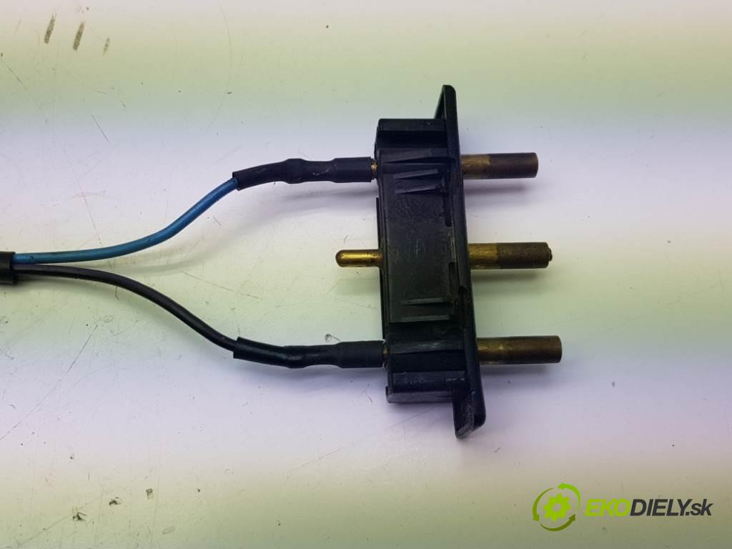 OPEL KADETT E 1995 90 kW E 1796 motorek stěračů zadní část 90242020 2PIN