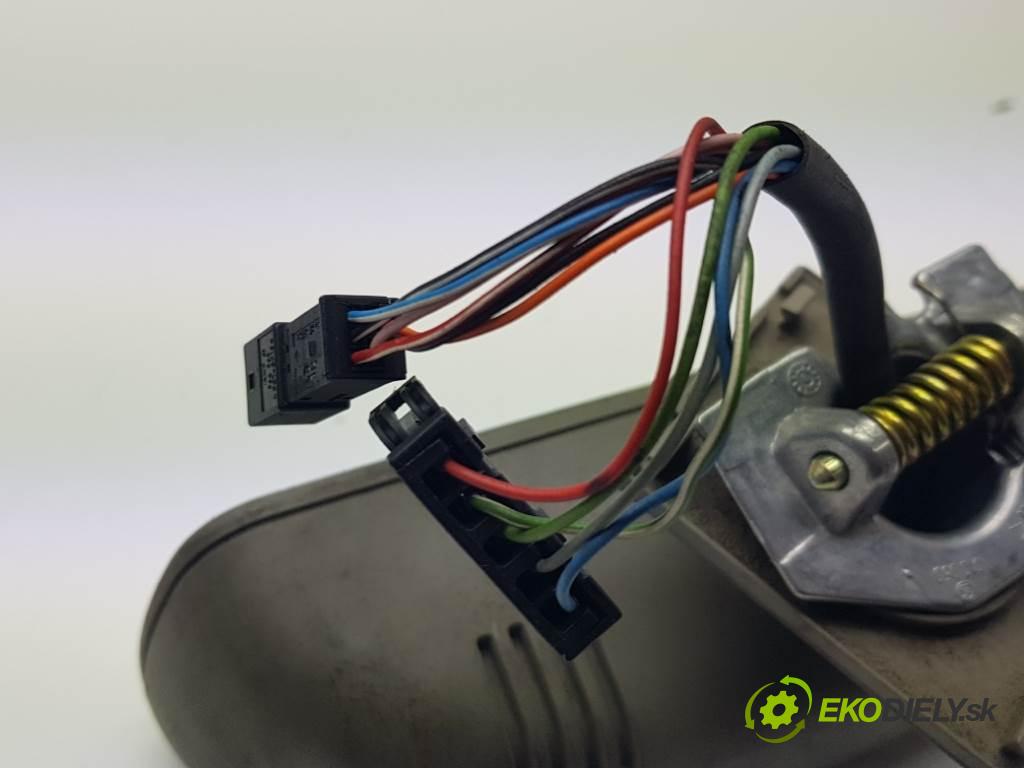 AUDI A8  1999 191kW    3697 zpětné zrcátko vnitřní 11PIN (Světla vnitřní)