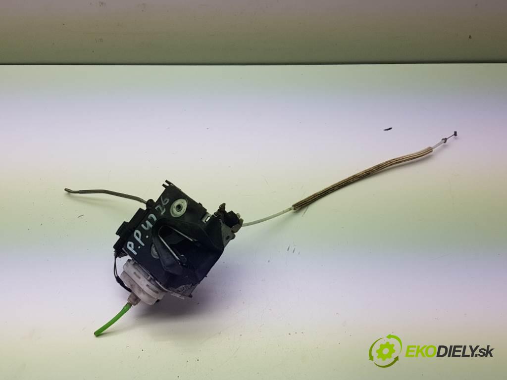 AUDI A8  1999 191kW    3697 zámok přední část pravý 4D4837016D 2PIN