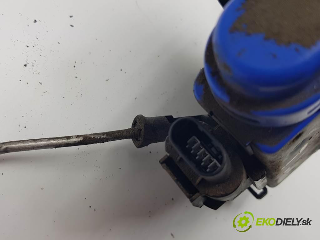 AUDI A8  1999 191kW    3697 zámok zadní část levý 4D0185A 5PIN