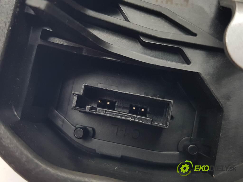 BMW 3 F31 318 2013 105kW F31 318 1995 zámok přední část levý 4PIN