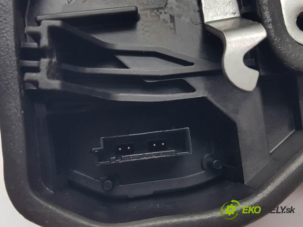 BMW 3 F31 318 2013 105kW F31 318 1995 zámok přední část levý 4PIN