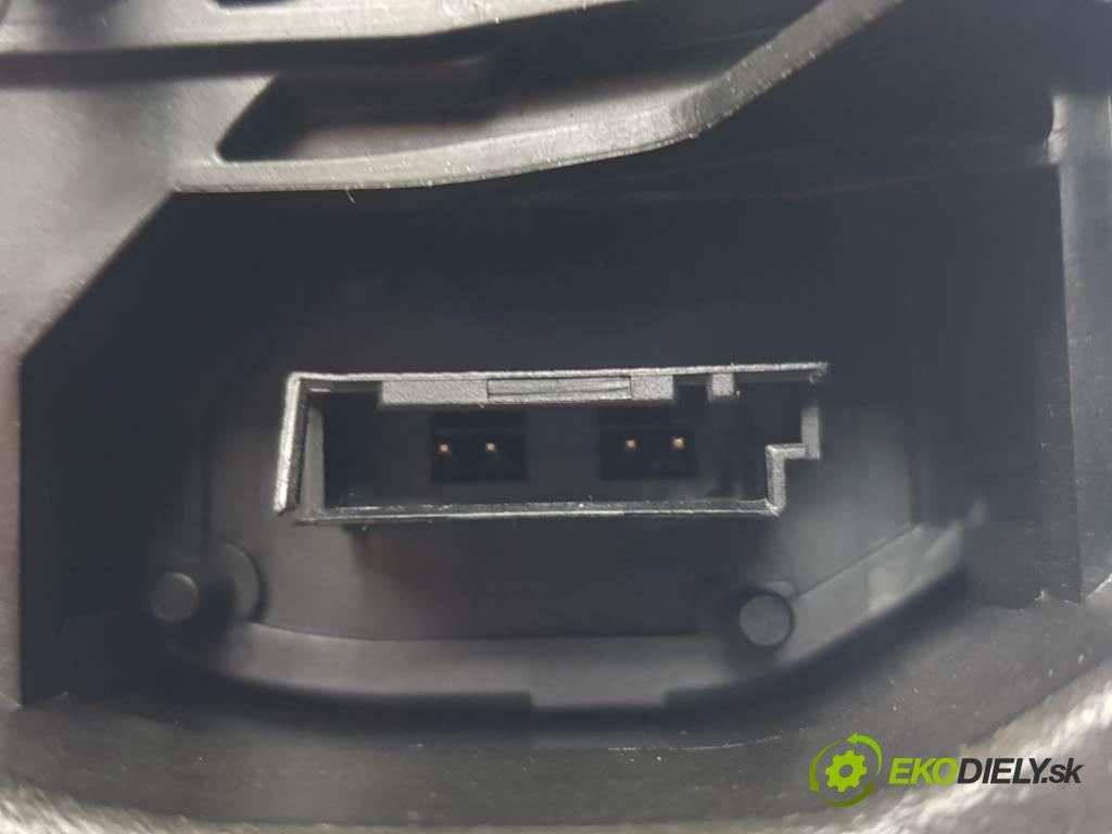 BMW 3 F31 318 2013 105kW F31 318 1995 zámok přední část pravý 4PIN