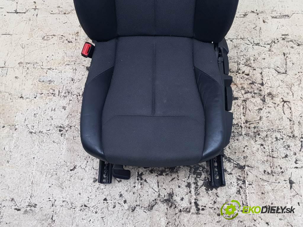 BMW 3 F31 318 2013 105kW F31 318 1995 Sedadlo ľavy PODGRZEWANY (Sedačky, sedadlá)