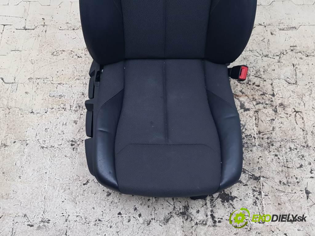 BMW 3 F31 318 2013 105kW F31 318 1995 Sedadlo pravy PODGRZEWANY  (Sedačky, sedadlá)