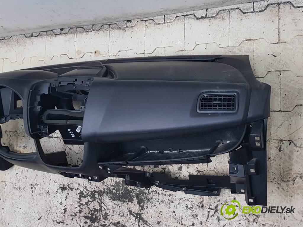 OPEL COMBO D 2016 70 kW D 1248 Palubná doska  (Palubné dosky)