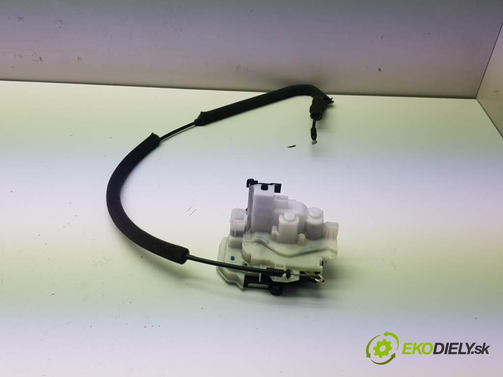 OPEL COMBO D 2016 70 kW D 1248 zámok zadní část pravý 2PIN