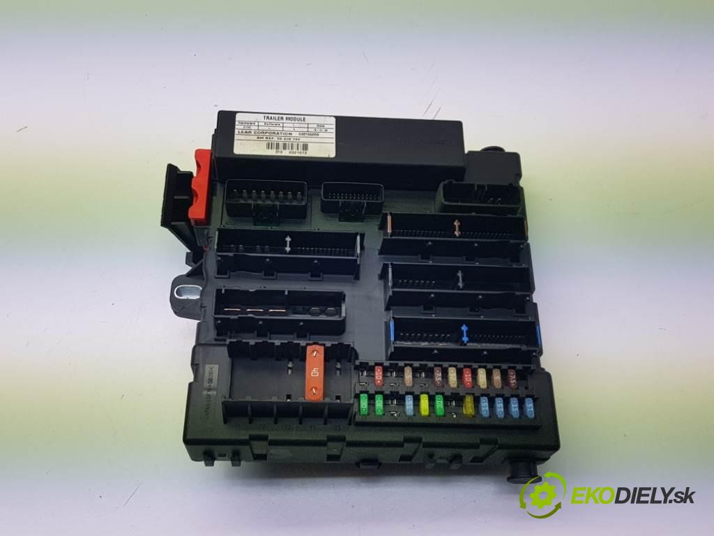 OPEL VECTRA C LIFT CDTI 2008 150 KM LIFT CDTI 1910 modul BSI 13205777 (Pojistkové skříňky)