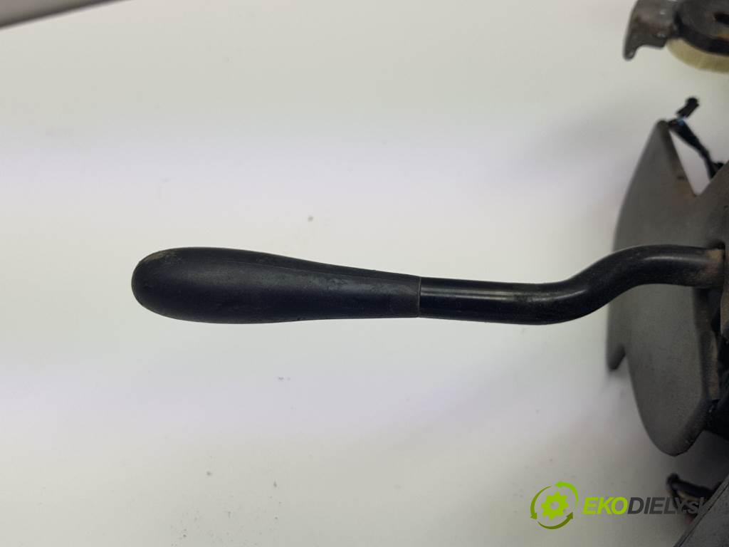 CHRYSLER VOYAGER III CARAVAN 1998 X III CARAVAN 3.2 Hriadeľ, tyč volantu P04680731 (Tyče riadenia (volantu))