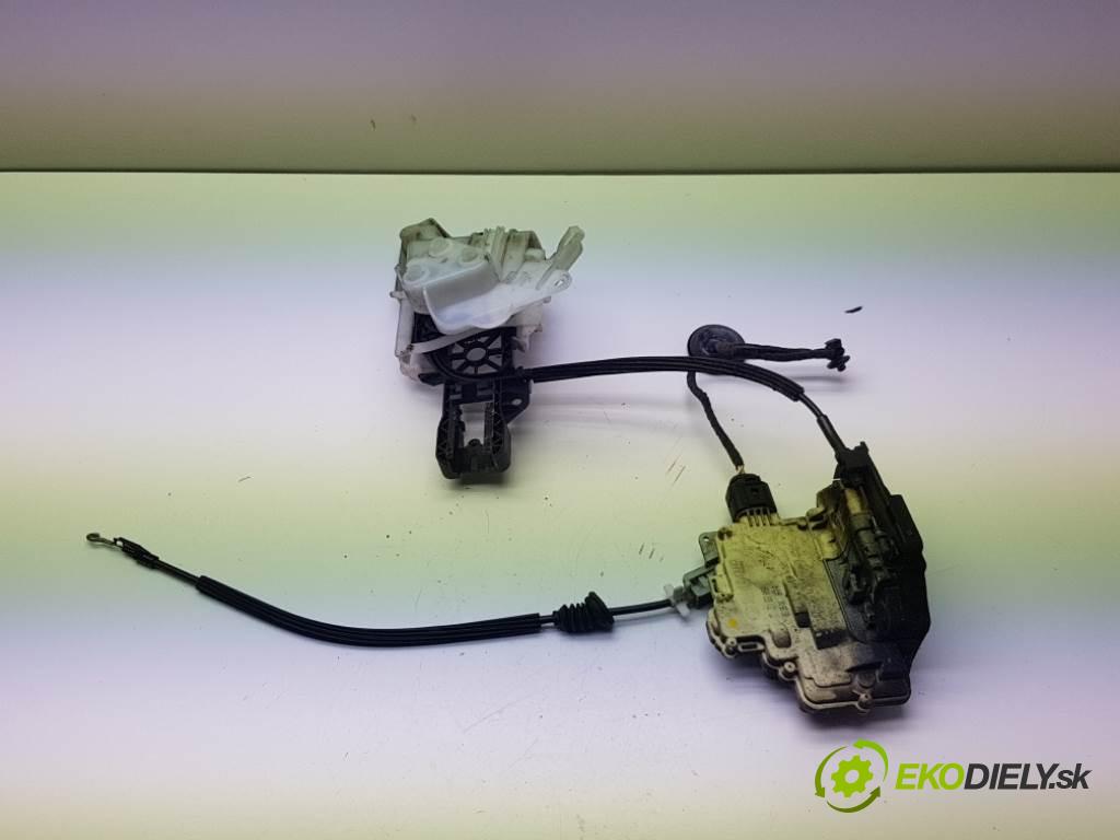 VOLKSWAGEN PASSAT B6 2006 77kW B6 1896 zámok přední část pravý 3C1867016A 7PIN
