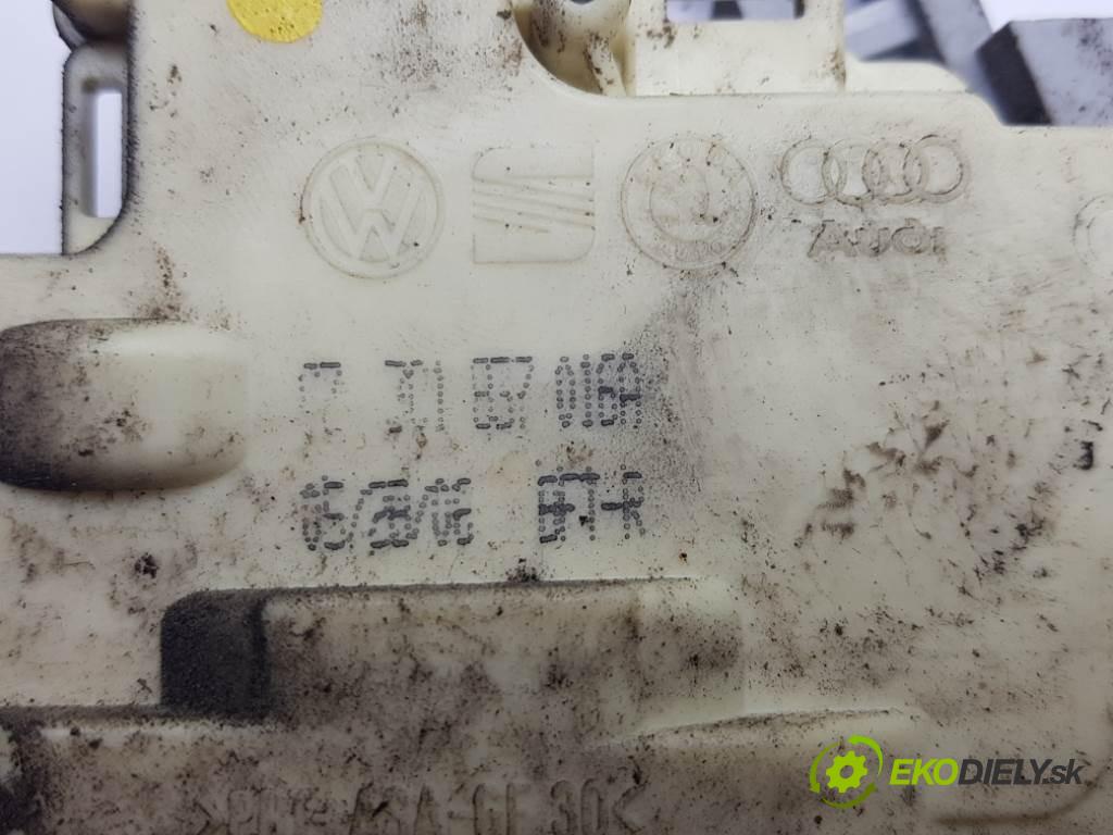 VOLKSWAGEN PASSAT B6 2006 77kW B6 1896 zámok přední část pravý 3C1867016A 7PIN