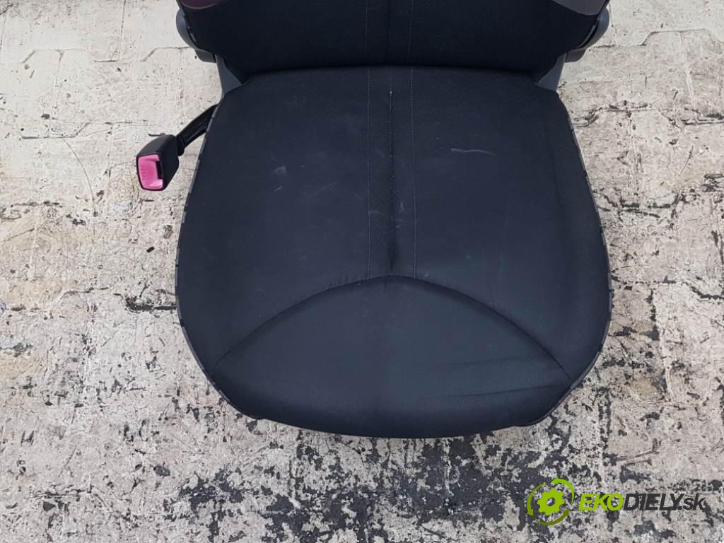 CITROEN C1 I 2009 50kW I 998 Sedadlo ľavy  (Sedačky, sedadlá)