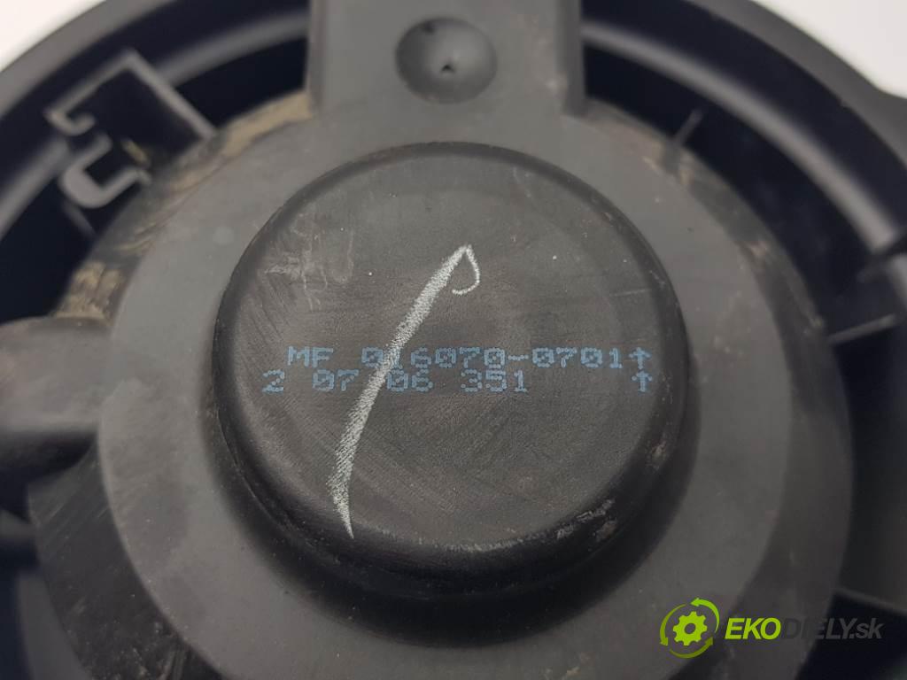 MITSUBISHI COLT VI Z30 2006 70 kW VI Z30 1332 Ventilátor ventilátor kúrenia MMF016070-0701 (Ventilátory kúrenia)