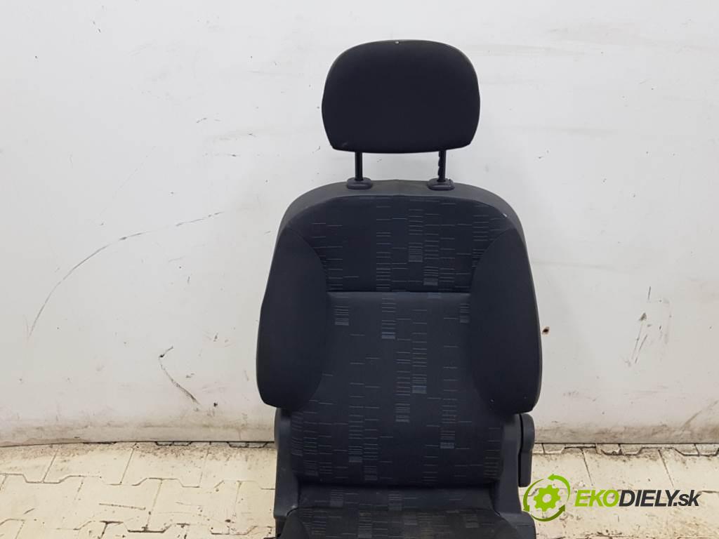 CITROEN BERLINGO II 2012 90 kW II 1560 Sedadlo ľavy  (Sedačky, sedadlá)