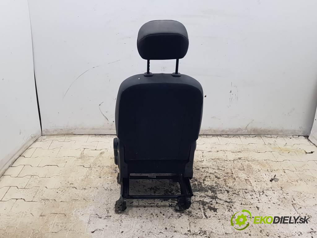 CITROEN BERLINGO II 2012 90 kW II 1560 Sedadlo ľavy  (Sedačky, sedadlá)