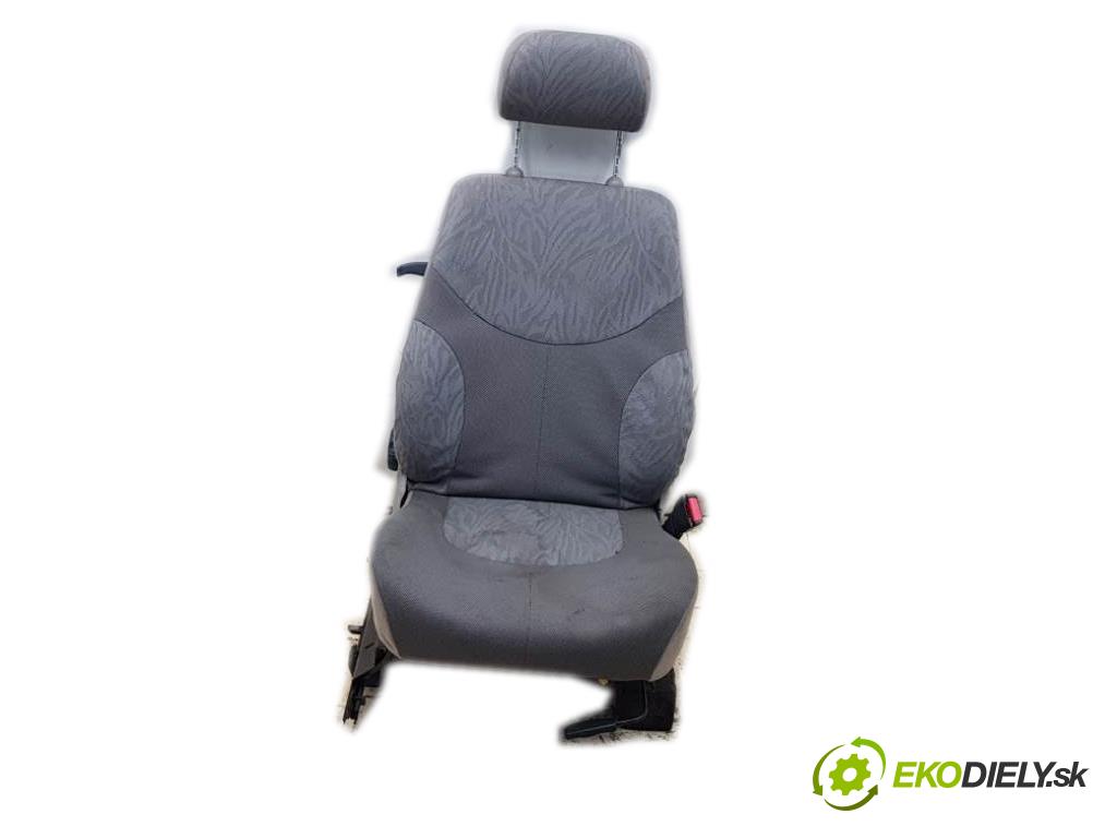 LAND ROVER FREELANDER I 3 D 2000 72 kw I 3 D 1994 Sedadlo pravy PODGRZEWANY  (Sedačky, sedadlá)