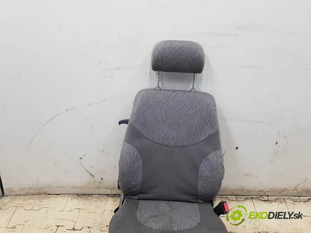 LAND ROVER FREELANDER I 3 D 2000 72 kw I 3 D 1994 Sedadlo pravy PODGRZEWANY  (Sedačky, sedadlá)