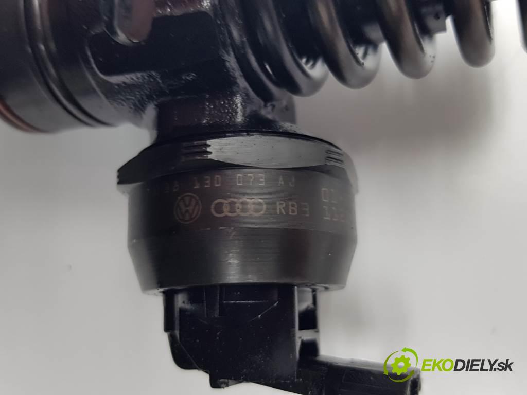 SKODA FABIA I KOMBI 2005 10 kW I KOMBI 1.9 TDI vstřikovací ventily KOMPLET 038130073AJ