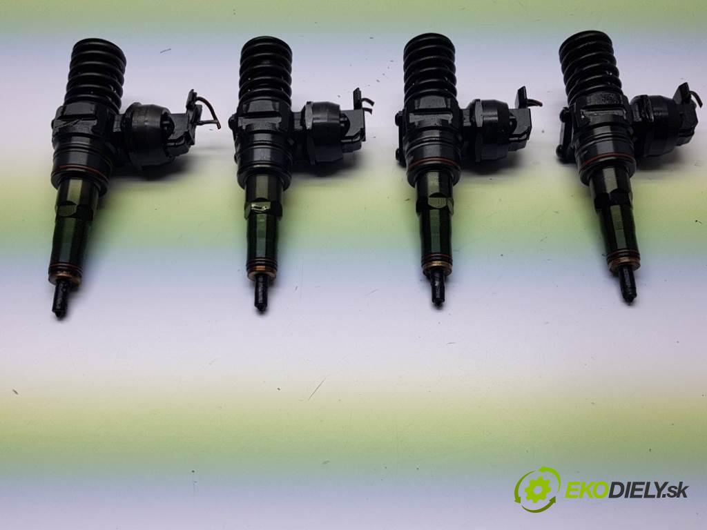 SKODA FABIA I KOMBI 2005 10 kW I KOMBI 1.9 TDI vstřikovací ventily KOMPLET 038130073AJ