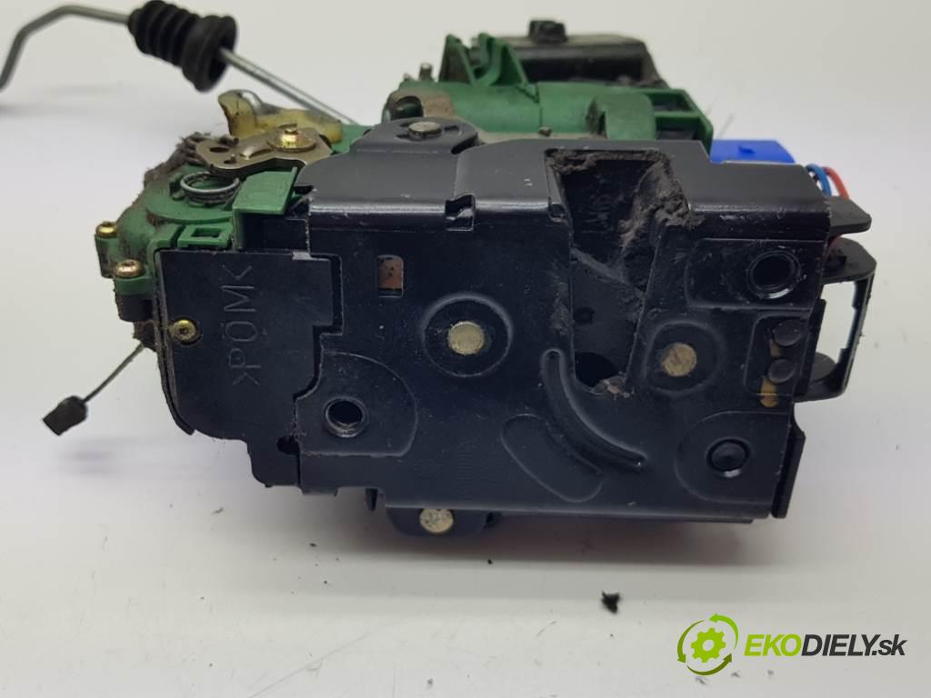 VOLKSWAGEN POLO 9N 2003 47kW 9N 1198 zámok přední část levý 8PIN