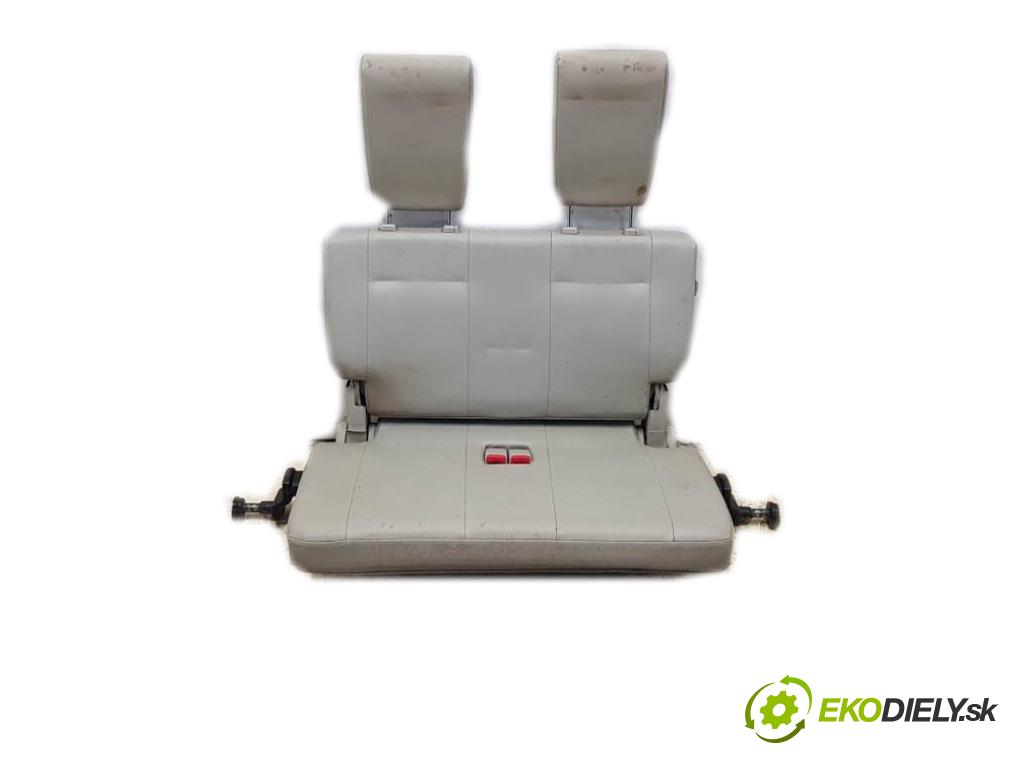 MITSUBISHI PAJERO IV 2007 125 kW IV 3200 Sedadlo zad III RZĄD  (Sedačky, sedadlá)