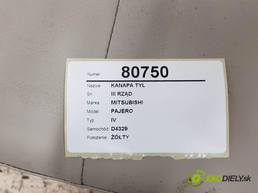 MITSUBISHI PAJERO IV 2007 125 kW IV 3200 Sedadlo zad III RZĄD  (Sedačky, sedadlá)