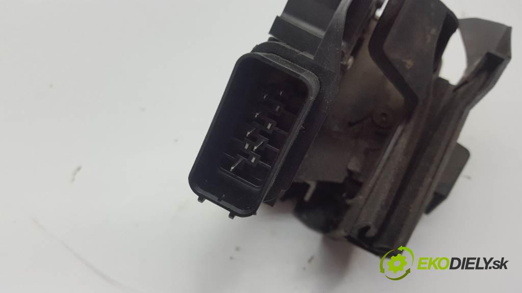 FORD S-MAX I 2.0 TDCI 2008 96 kW I 2.0 TDCI 1997 zámok zadní část levý 6PIN
