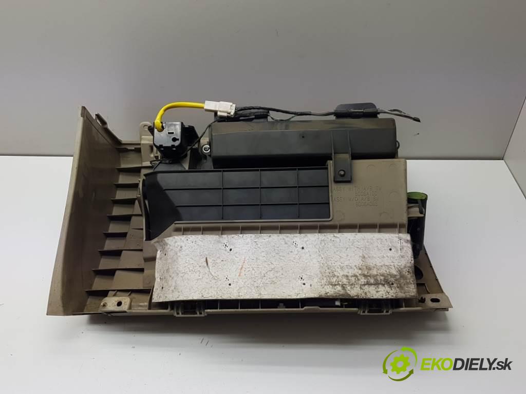 MITSUBISHI PAJERO IV 2007 125 kW IV 3200 Priehradka, kastlík spolujazdca 8006A100 (Priehradky, kastlíky)