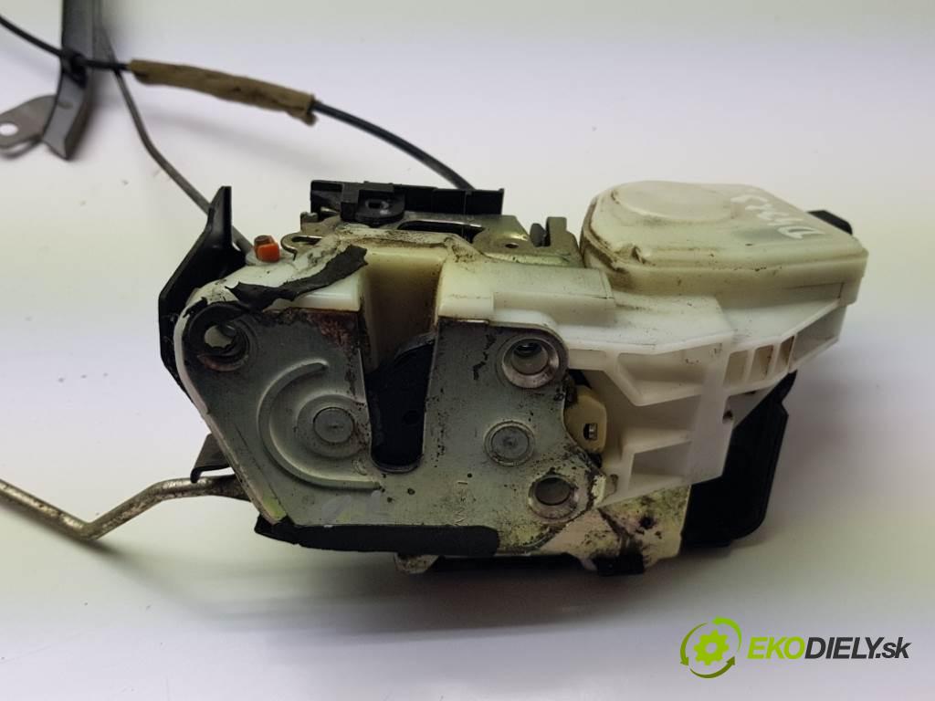 MITSUBISHI PAJERO IV 2007 125 kW IV 3200 zámok přední část levý 5PIN