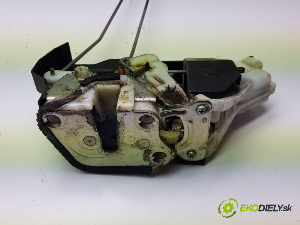 MITSUBISHI PAJERO IV 2007 125 kW IV 3200 zámok zadní část levý 2PIN