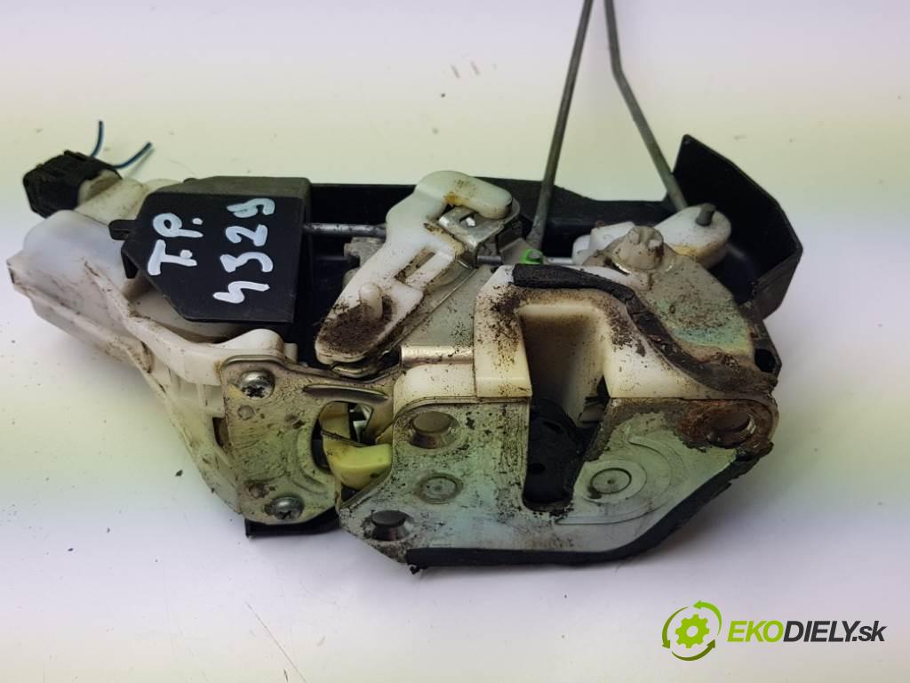 MITSUBISHI PAJERO IV 2007 125 kW IV 3200 zámok zadní část pravý 2PIN