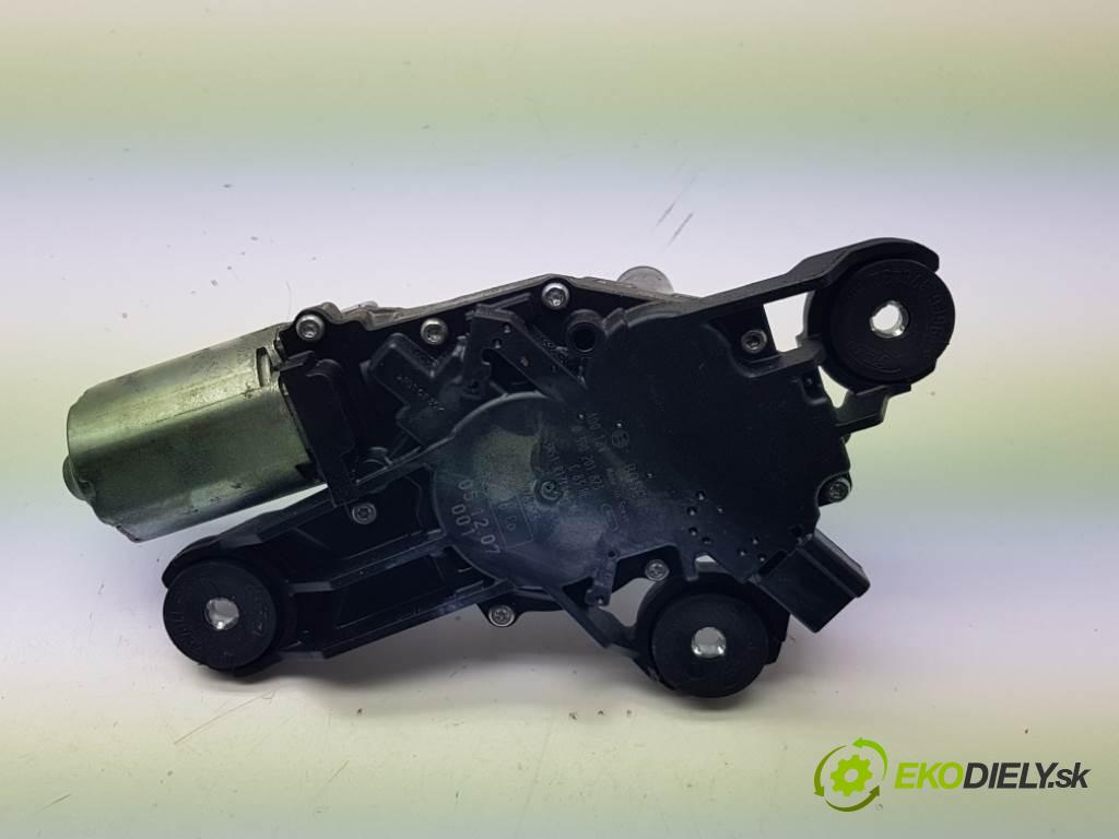 FORD C-MAX I 2005 85kW I 1753 motorek stěračů zadní část 0390201823 3PIN