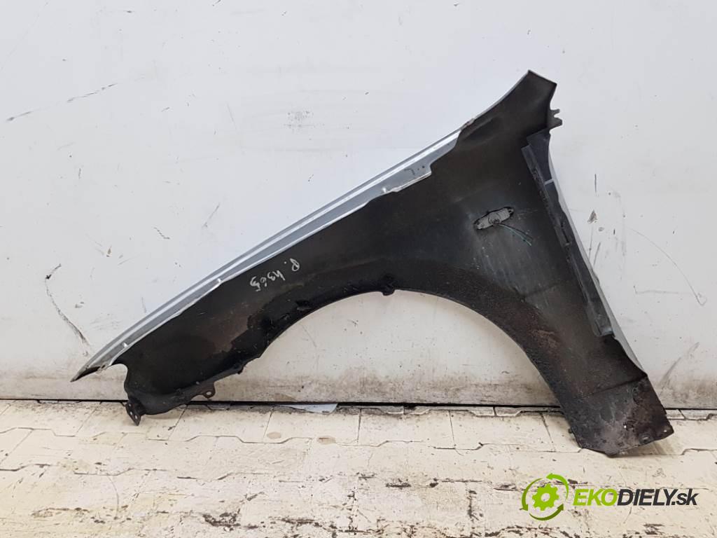 MAZDA 323 BJ 2001 72kW BJ 1598 blatník přední část pravý