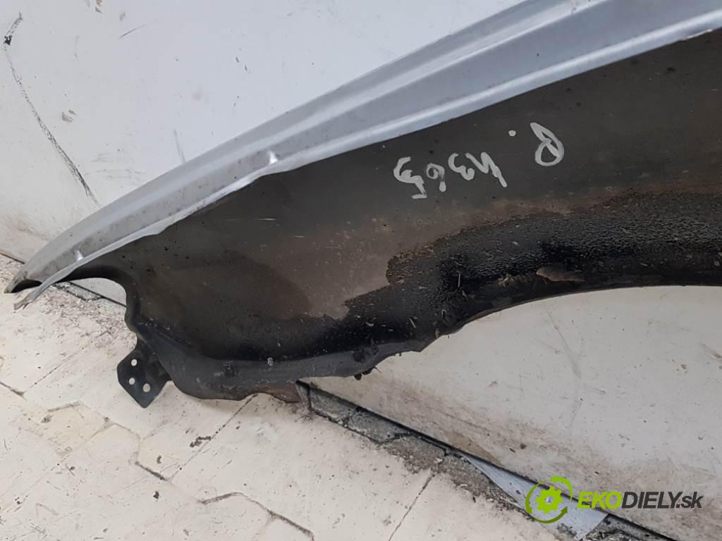 MAZDA 323 BJ 2001 72kW BJ 1598 blatník přední část pravý