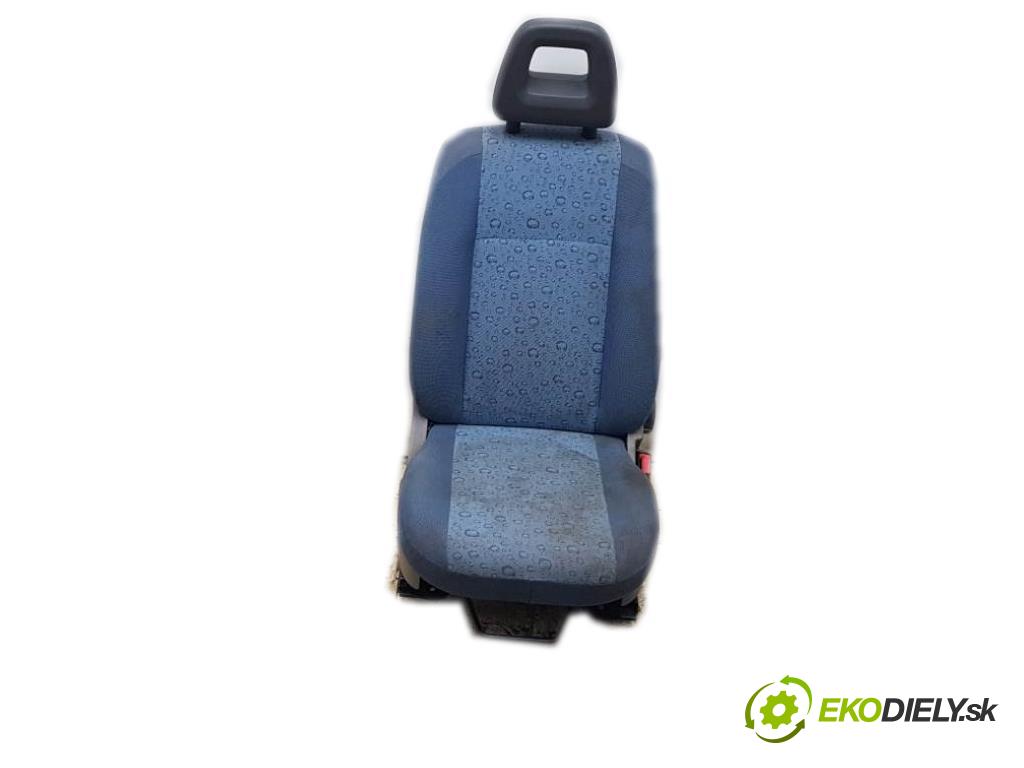 FIAT PANDA II 2004 40kW II 1108 Sedadlo pravy  (Sedačky, sedadlá)