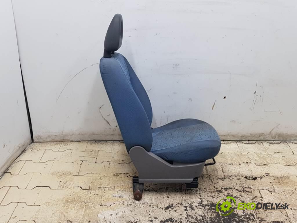 FIAT PANDA II 2004 40kW II 1108 Sedadlo pravy  (Sedačky, sedadlá)