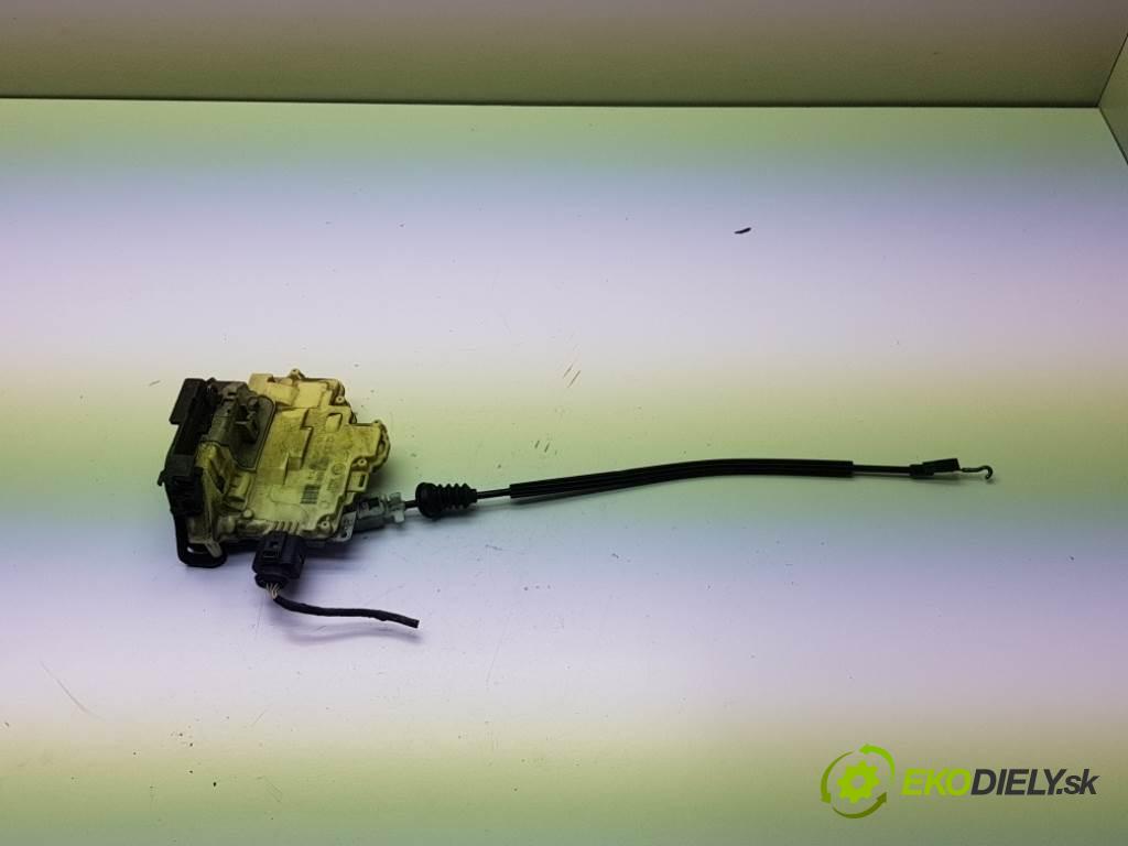 VOLKSWAGEN PASSAT B6 2006 77kW B6 1896 zámok přední část pravý 3C1837016A 6PIN