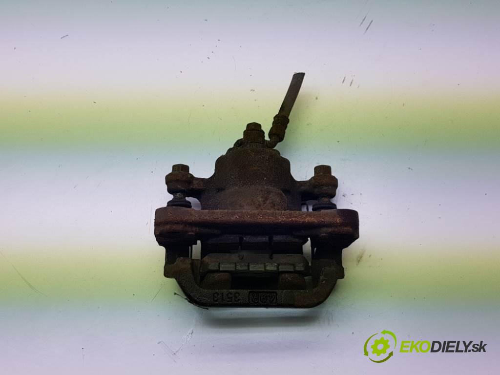 NISSAN MAXIMA A34 2005 258 kW A34 3498 Brzdič strmeň zad ľavy  (Ostatné)