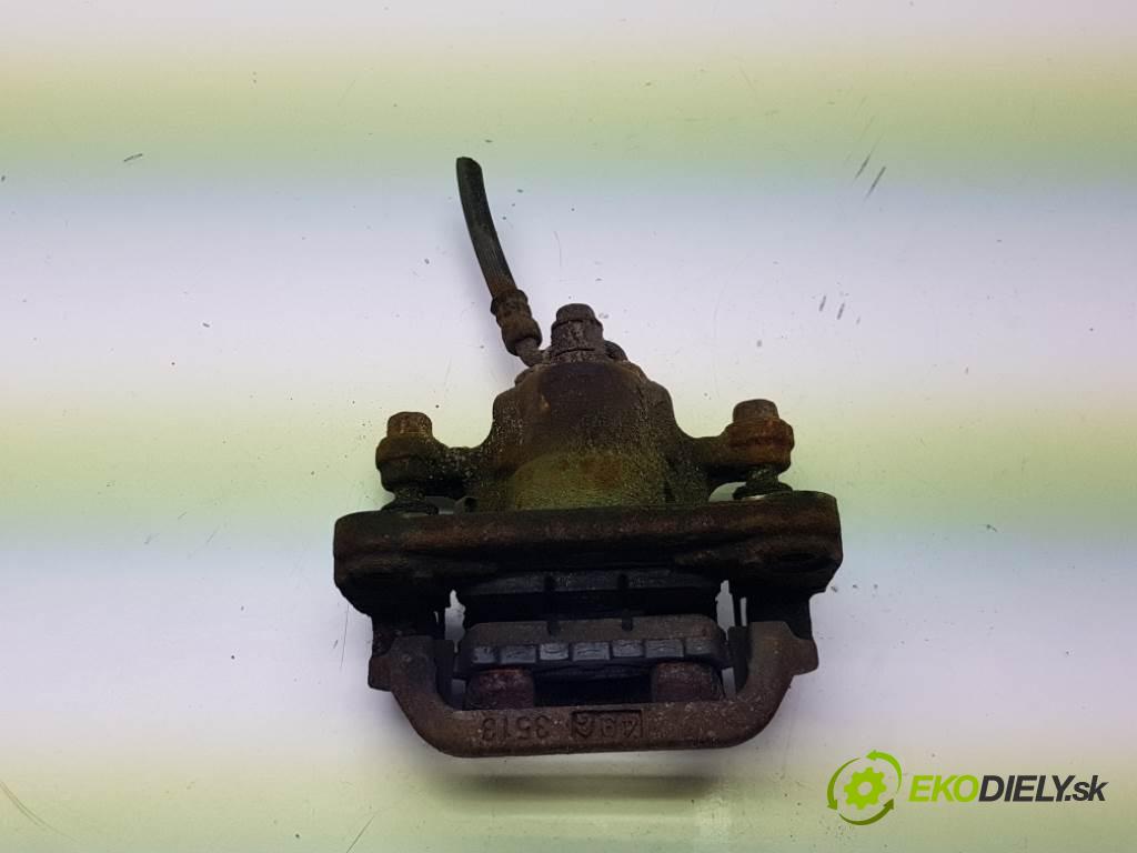 NISSAN MAXIMA A34 2005 258 kW A34 3498 Brzdič strmeň zad pravy  (Ostatné)