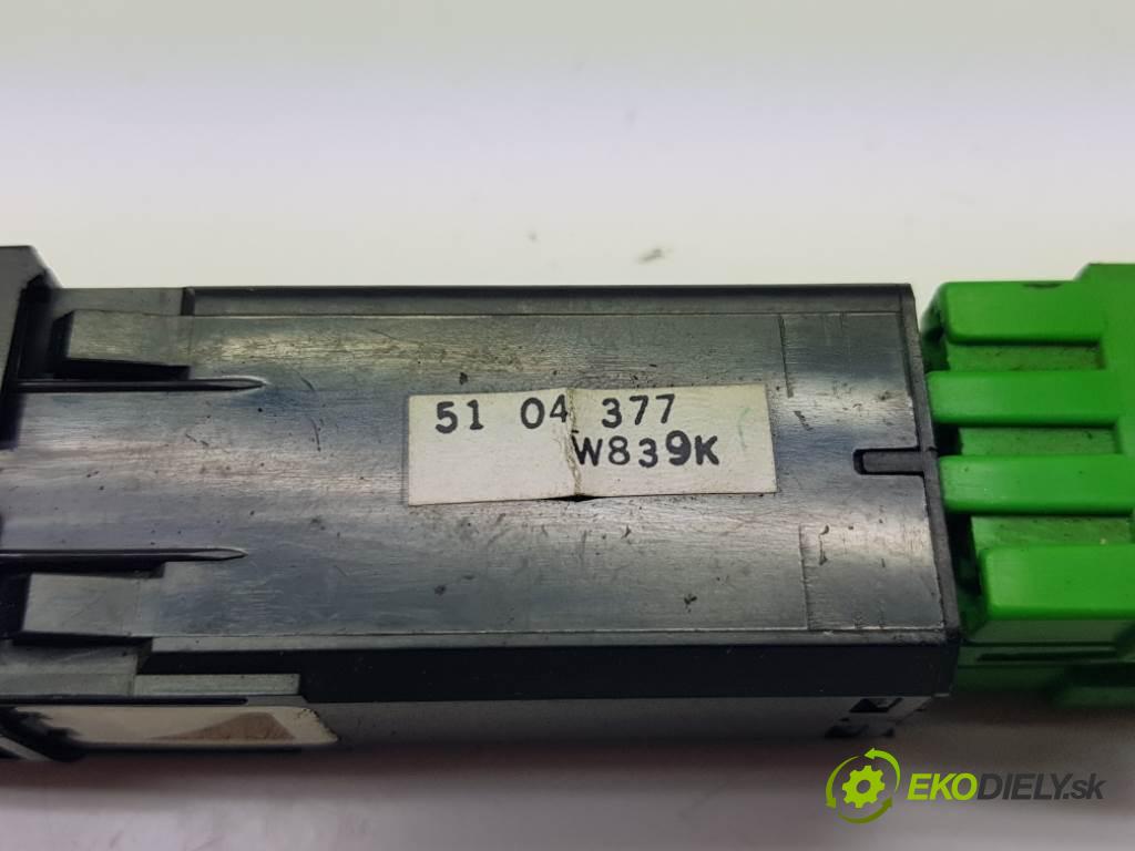 SAAB 95 9-5 I 2022 150 kW 9-5 I 1985 Prepínač ohrievania, vyhrievania sedačky 5104377 (Prepínače, spínače, tlačidlá a ovládače kúrenia)