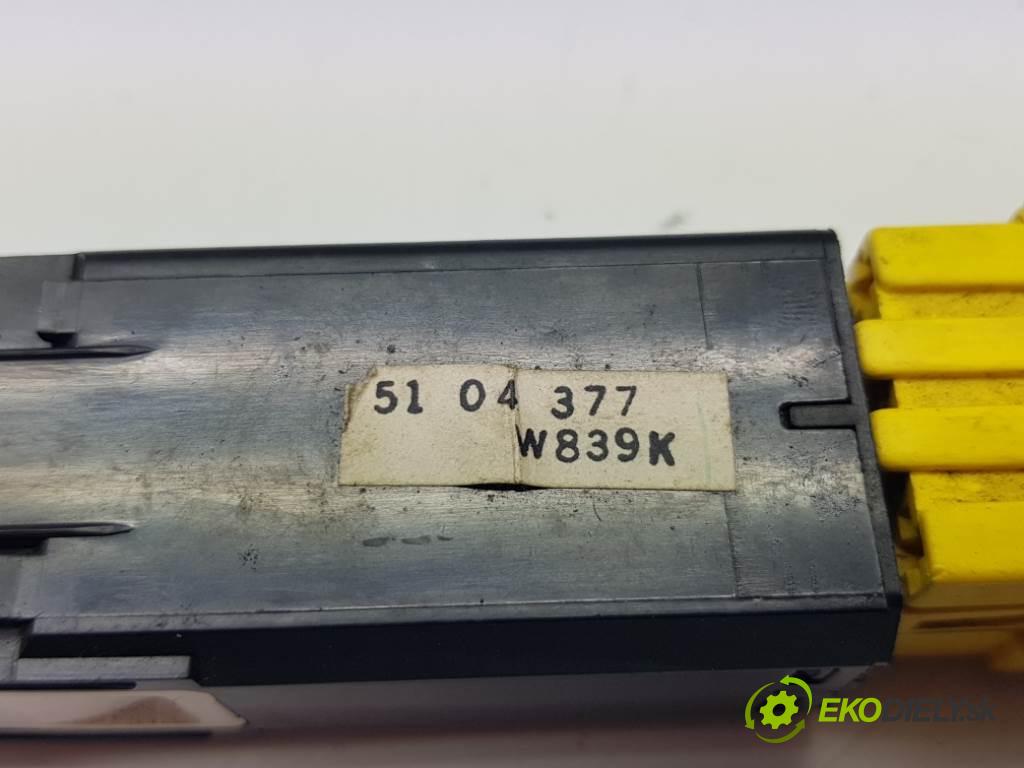 SAAB 95 9-5 I 2022 150 kW 9-5 I 1985 Prepínač ohrievania, vyhrievania sedačky 5104377 (Prepínače, spínače, tlačidlá a ovládače kúrenia)