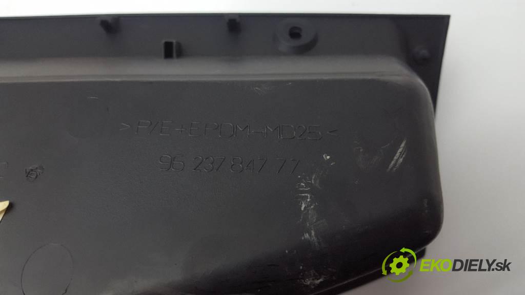 CITROEN XSARA        Priehradka, kastlík prístrojovky 9623784777