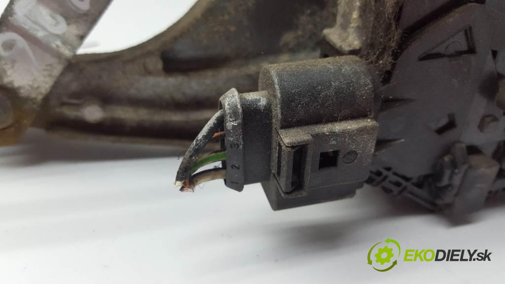 FORD FOCUS MK2 2006 90 kW MK2 1560 Mechanizmus stieračov predný 4M5117504AC (Motorčeky stieračov predné)