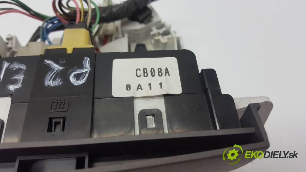 MAZDA PREMACY   2001 74kW   1840 Panel ovládania kúrenia CB08A (Prepínače, spínače, tlačidlá a ovládače kúrenia)