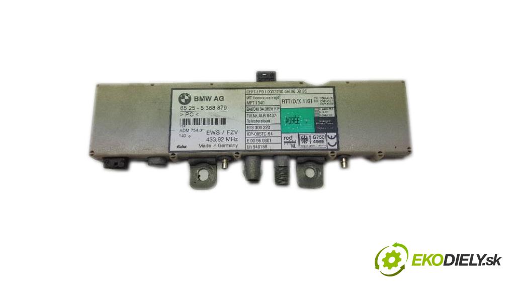 BMW 5 E39 E39 530D 2000 135kW E39 530D 2926 zesilovač Antenní: 8368879 (Zesilovače)