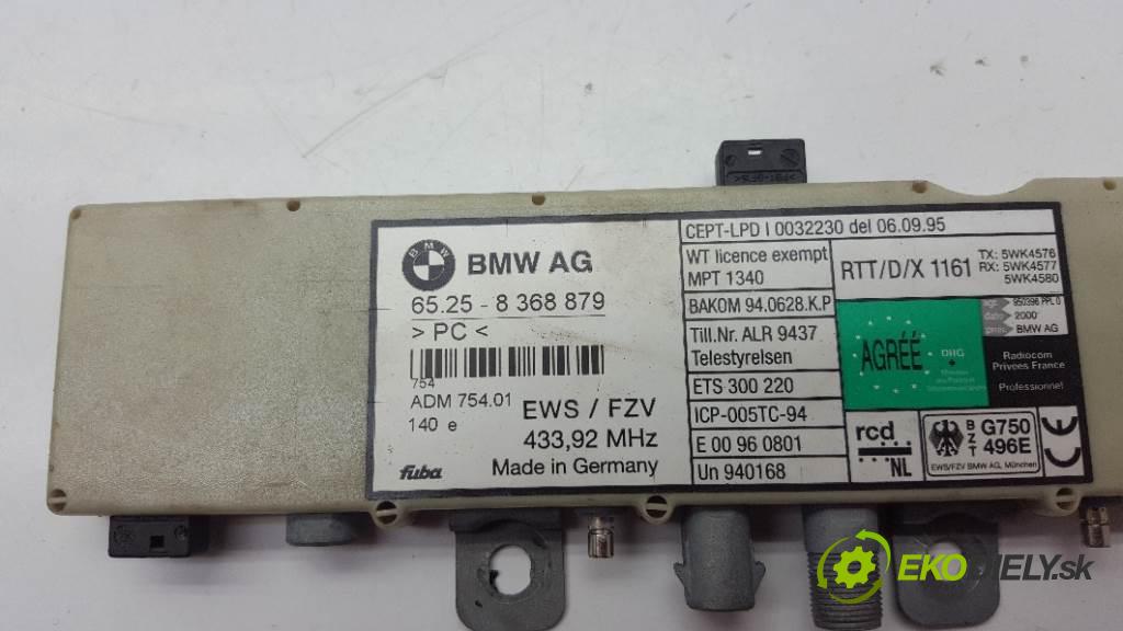 BMW 5 E39 E39 530D 2000 135kW E39 530D 2926 zesilovač Antenní: 8368879 (Zesilovače)