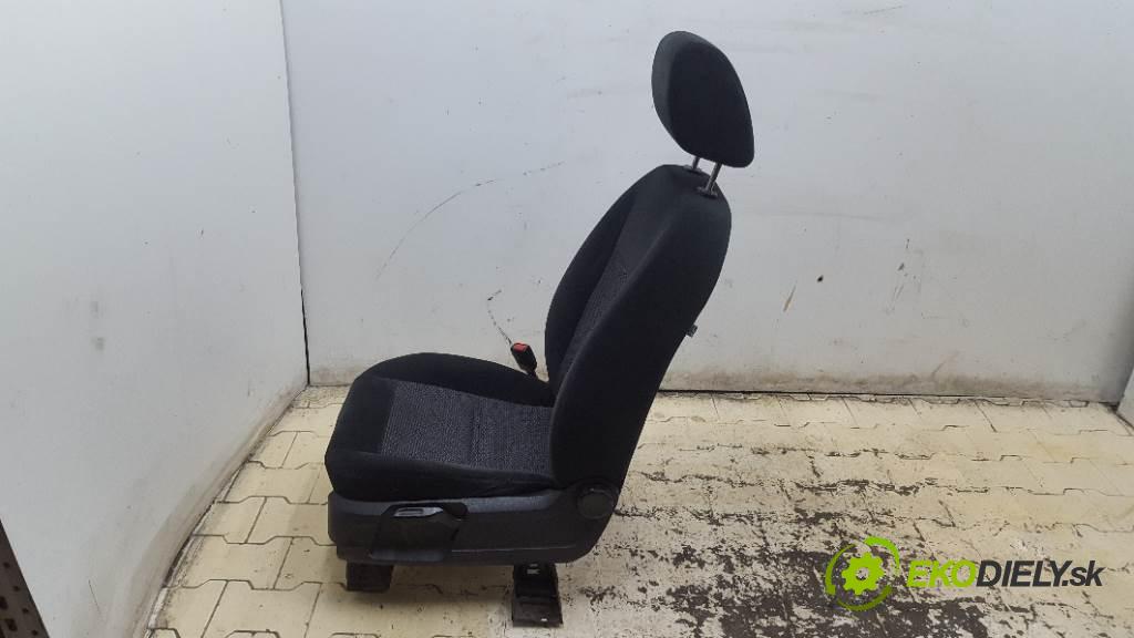 FORD C-MAX I  2008 90 kW I  1560 Sedadlo ľavy  (Sedačky, sedadlá)