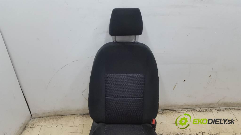 FORD C-MAX I  2008 90 kW I  1560 Sedadlo pravy  (Sedačky, sedadlá)