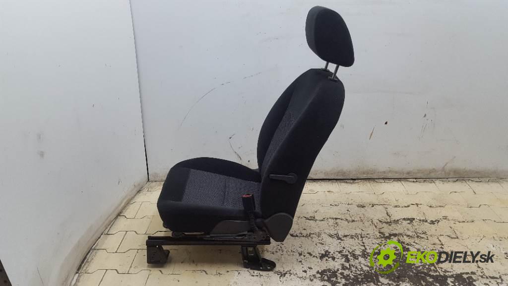 FORD C-MAX I  2008 90 kW I  1560 Sedadlo pravy  (Sedačky, sedadlá)