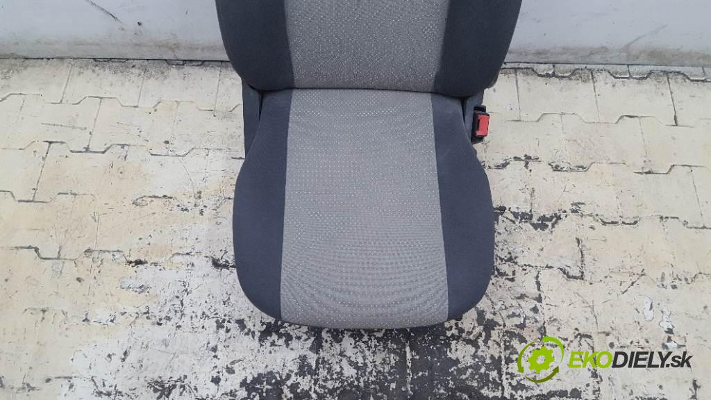 FIAT PANDA II VAN 2007 0 kW II VAN 1108 Sedadlo pravy  (Sedačky, sedadlá)